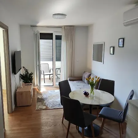 Empress Apartment Split Exterior photo